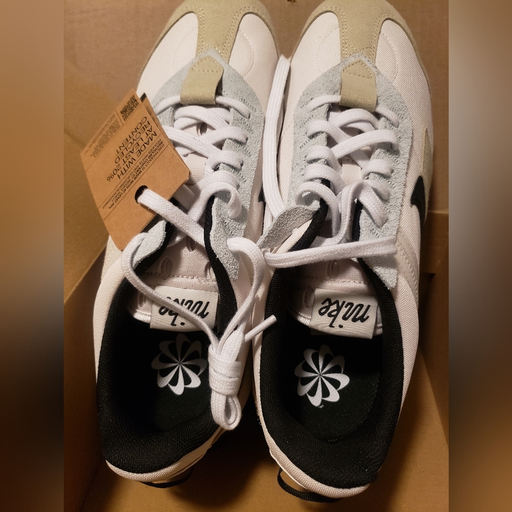 Nike Air Max Pre Day LX